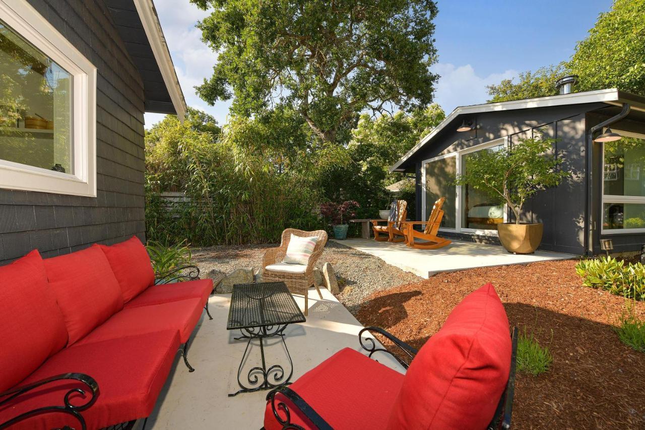 The Bayside Cottage North Saanich Εξωτερικό φωτογραφία
