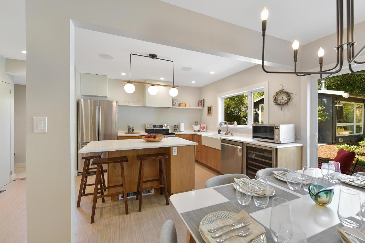 The Bayside Cottage North Saanich Εξωτερικό φωτογραφία