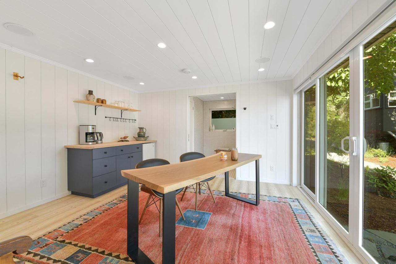 The Bayside Cottage North Saanich Εξωτερικό φωτογραφία