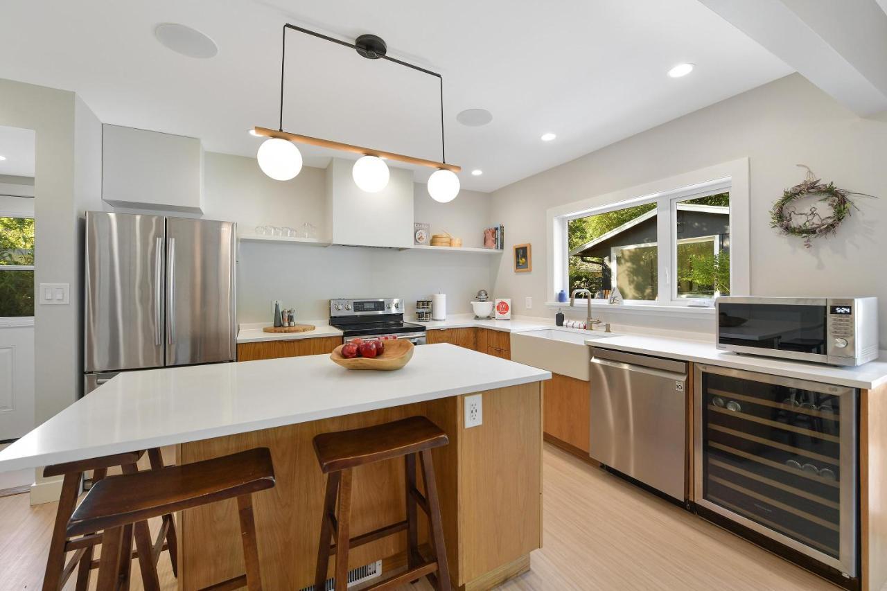 The Bayside Cottage North Saanich Εξωτερικό φωτογραφία
