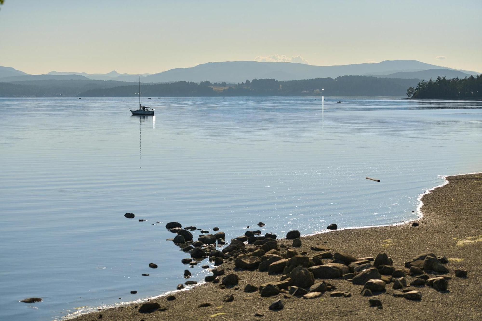 The Bayside Cottage North Saanich Εξωτερικό φωτογραφία