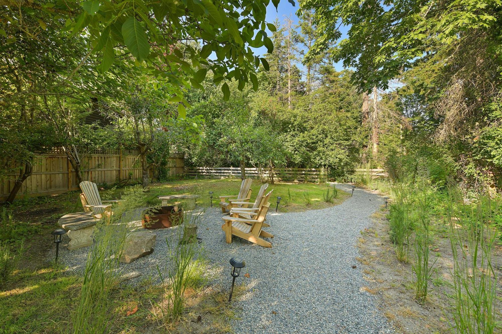 The Bayside Cottage North Saanich Εξωτερικό φωτογραφία